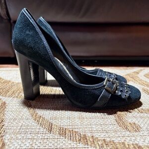 CARLOS SANTANA black suede heels with front lapel, Size 9.5